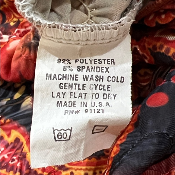 Sno Skins Red Paisley Crinkled Gathered Turtleneck Size Large - Picture 12 of 15